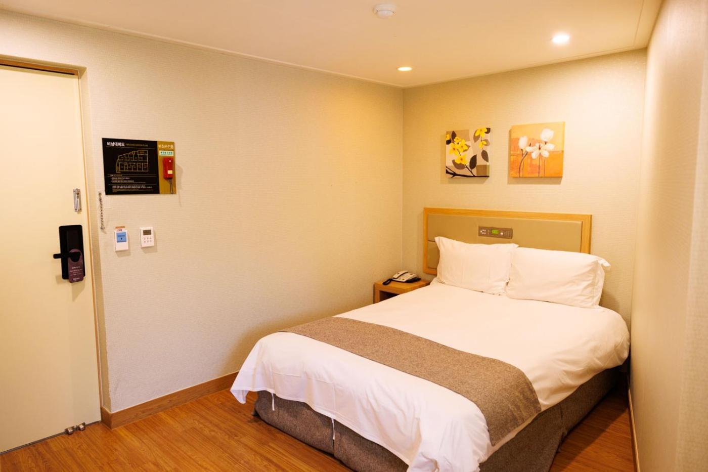 Jeju Robero Hotel Bagian luar foto