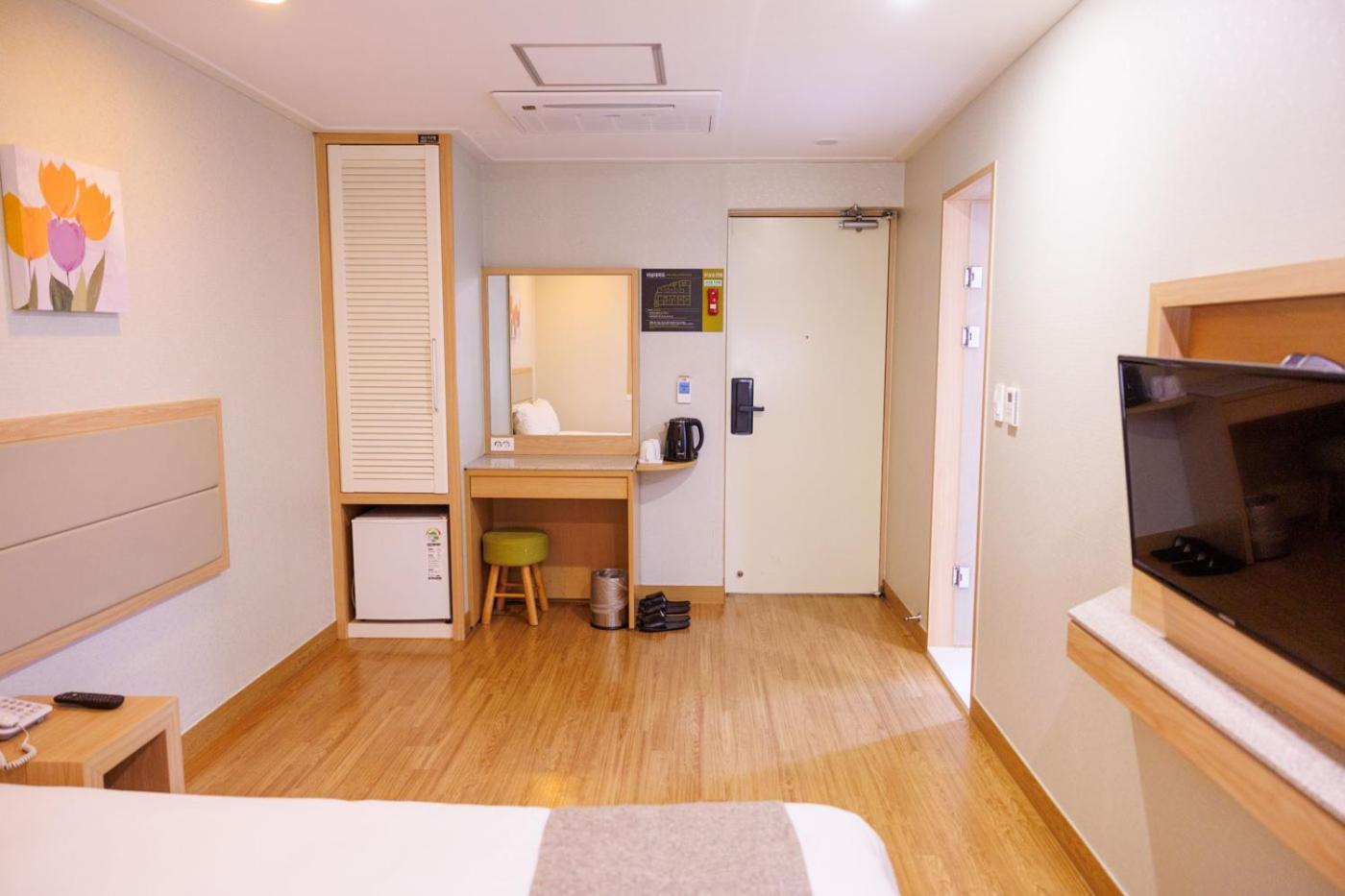 Jeju Robero Hotel Bagian luar foto