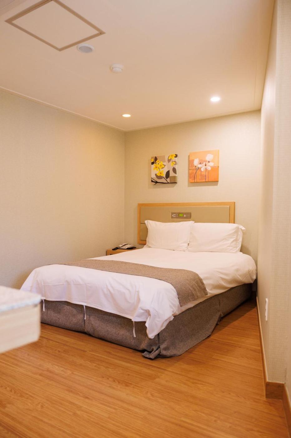 Jeju Robero Hotel Bagian luar foto